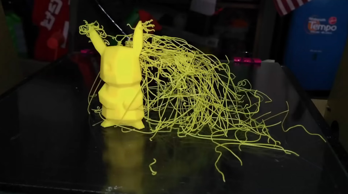 Example of a failed print with spaghetti effect